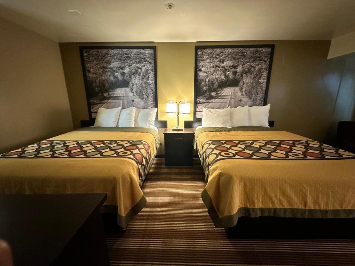 Hotel Super 8 by Wyndham Eau Claire WI Extérieur photo
