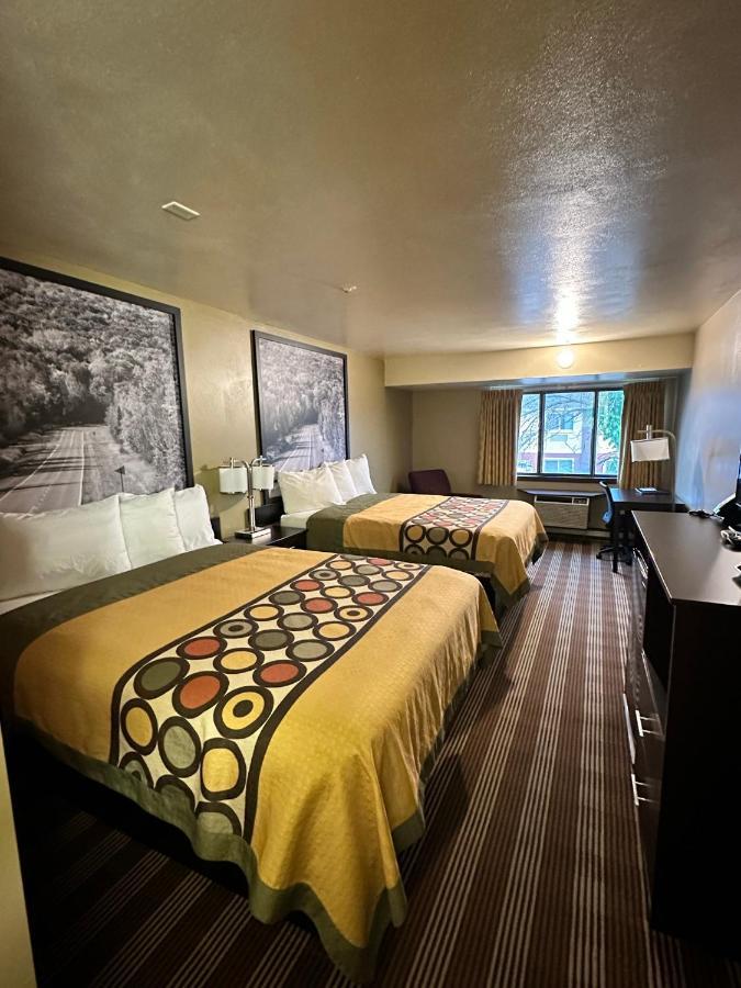 Hotel Super 8 by Wyndham Eau Claire WI Extérieur photo