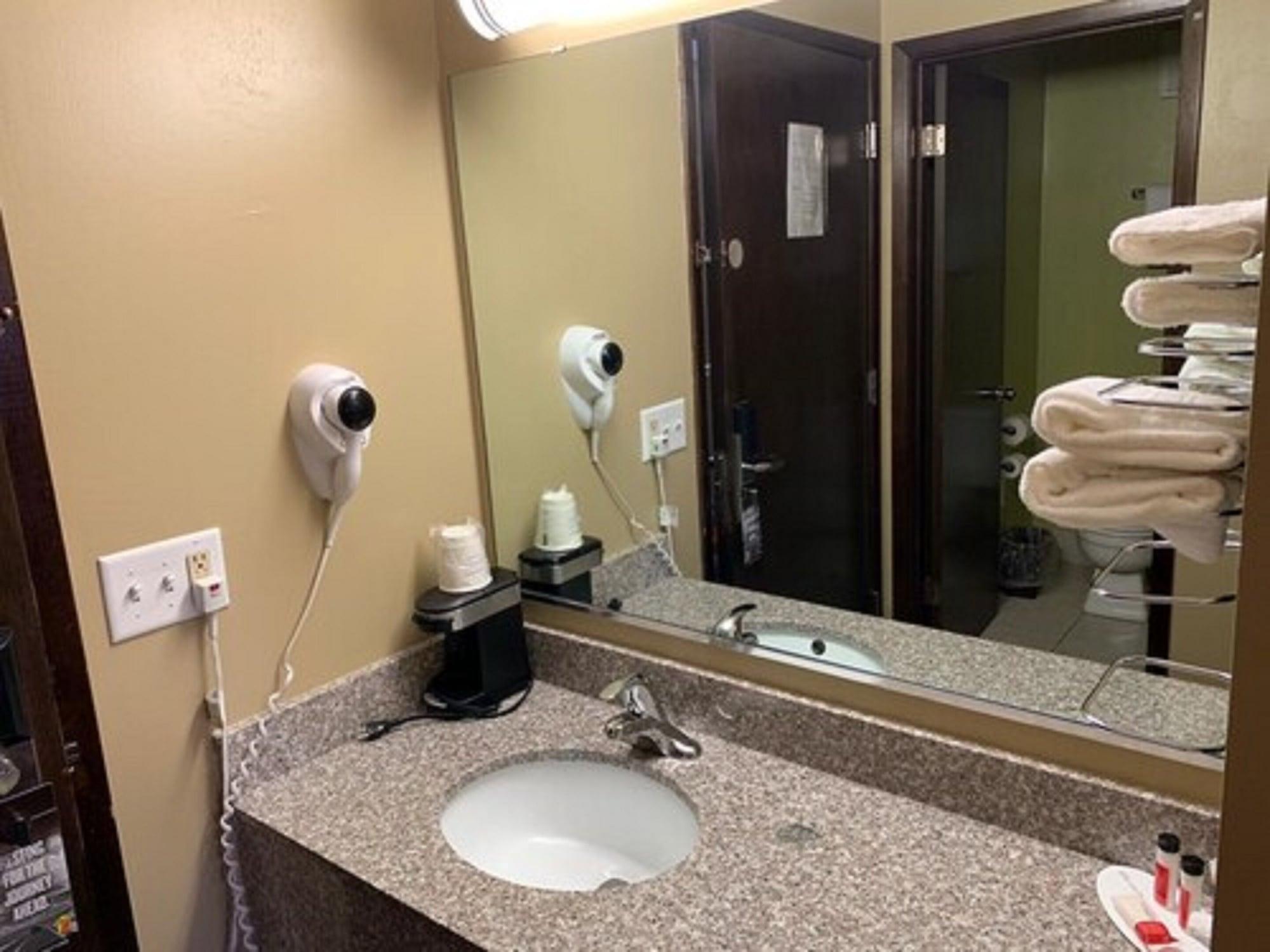 Hotel Super 8 by Wyndham Eau Claire WI Extérieur photo