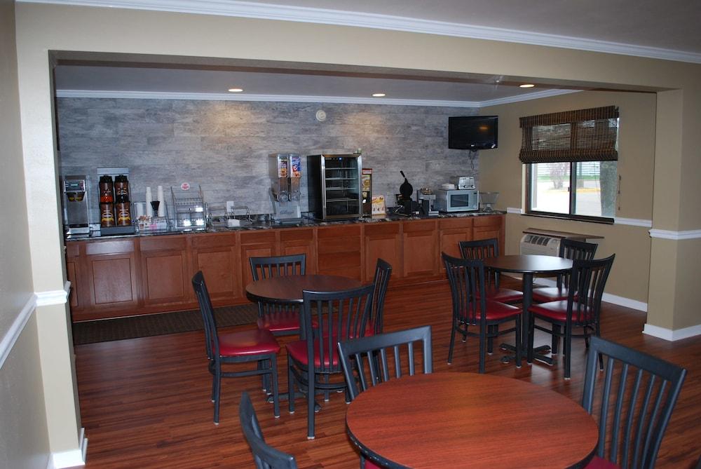 Hotel Super 8 by Wyndham Eau Claire WI Extérieur photo