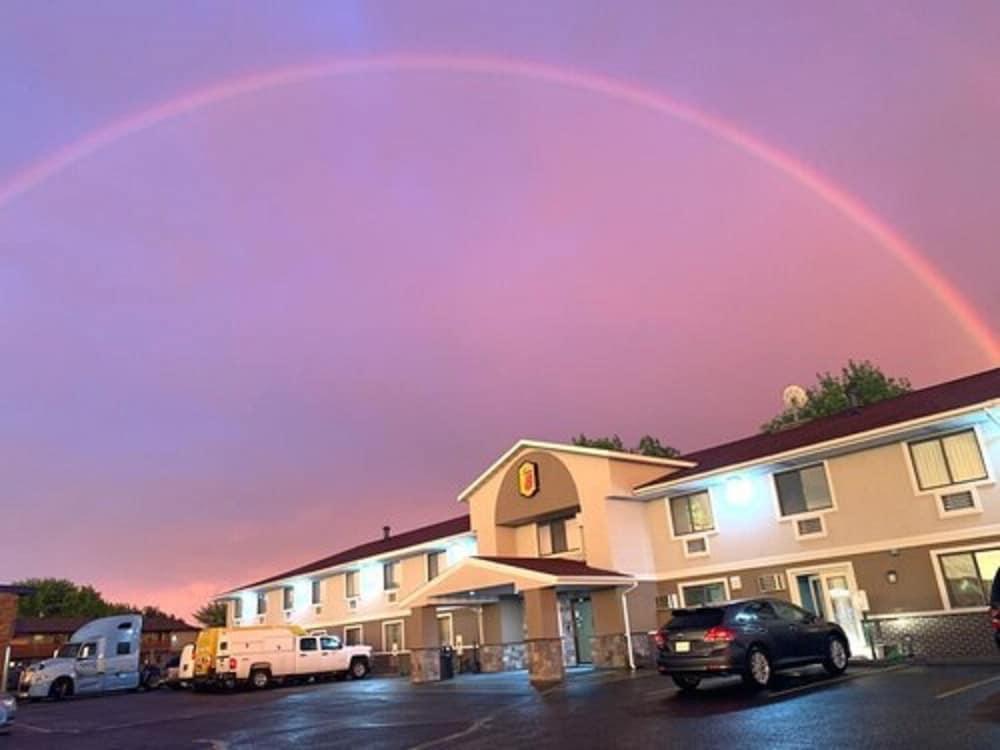 Hotel Super 8 by Wyndham Eau Claire WI Extérieur photo