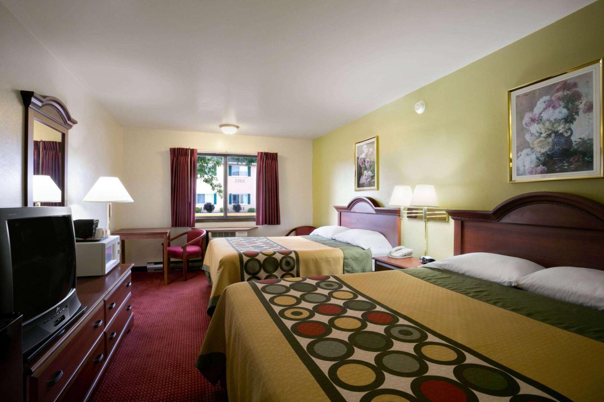 Hotel Super 8 by Wyndham Eau Claire WI Extérieur photo