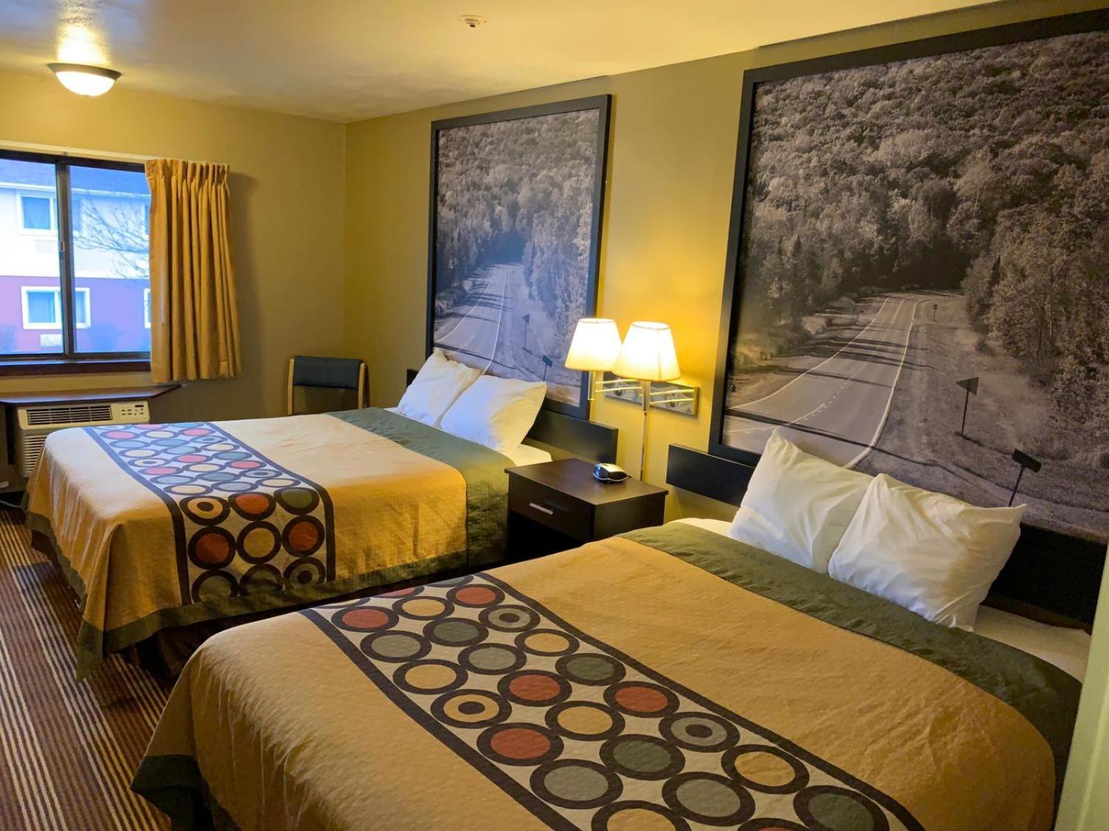 Hotel Super 8 by Wyndham Eau Claire WI Extérieur photo