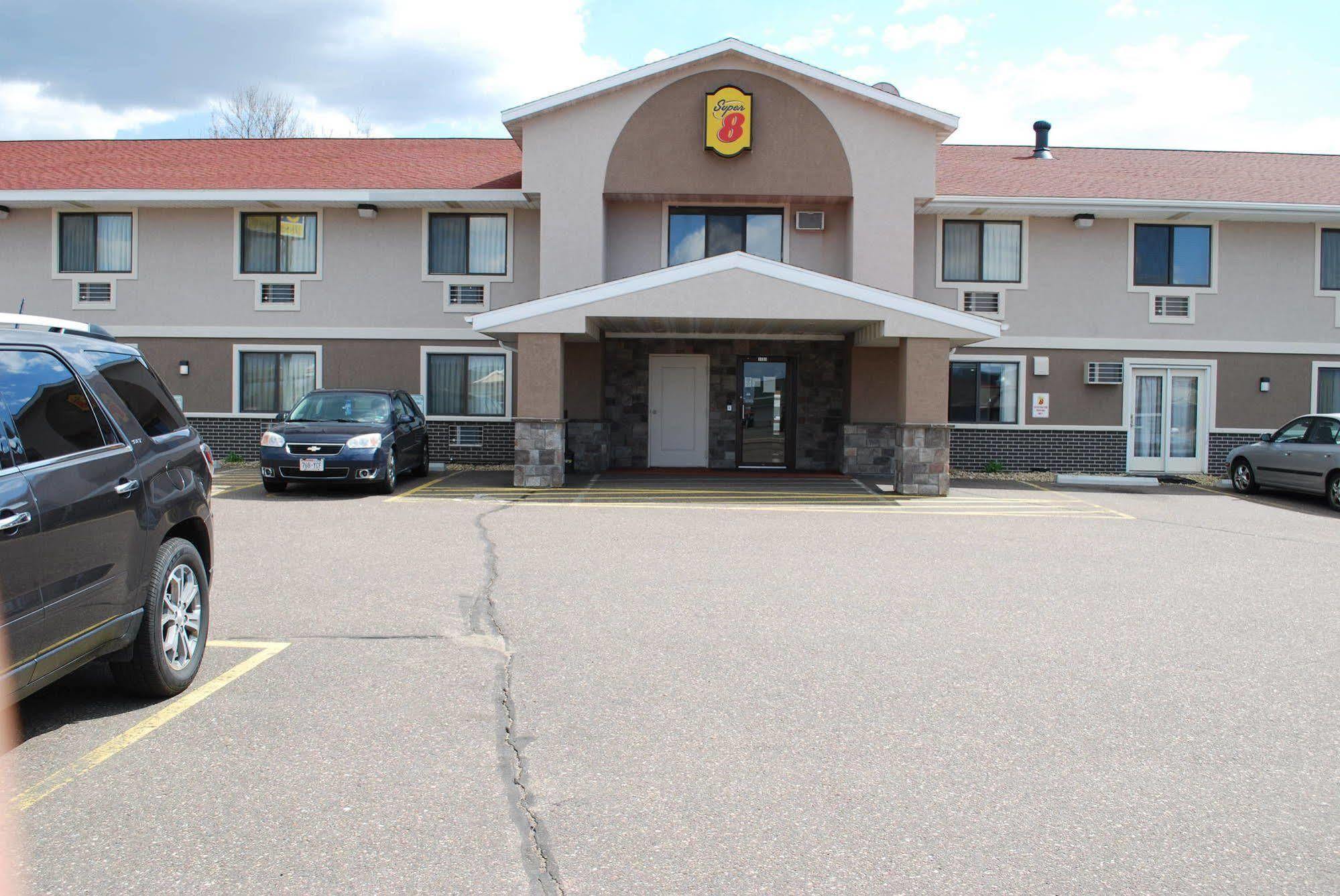 Hotel Super 8 by Wyndham Eau Claire WI Extérieur photo