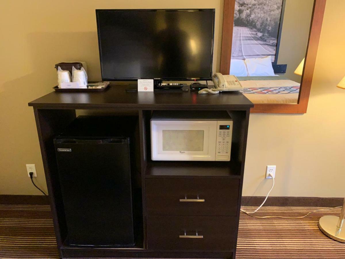Hotel Super 8 by Wyndham Eau Claire WI Extérieur photo