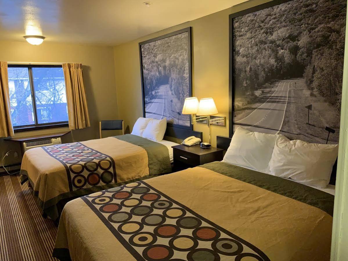 Hotel Super 8 by Wyndham Eau Claire WI Extérieur photo